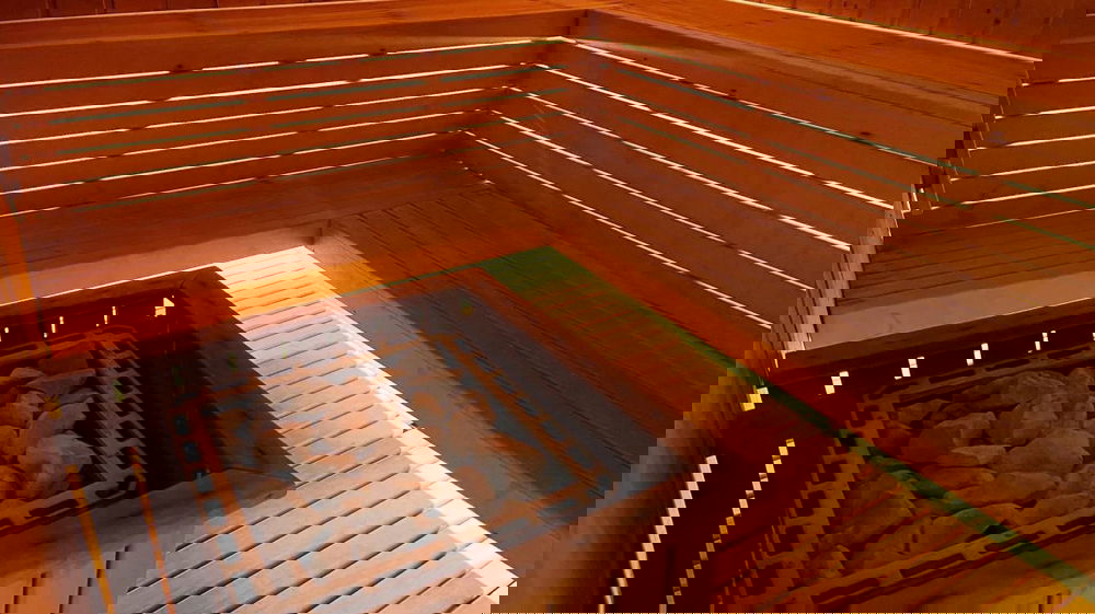 Tokio: coppia muore intrappolata nella sauna in fiamme, l’ipotesi del difetto alla maniglia