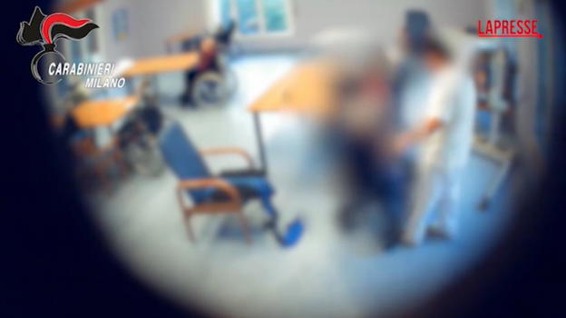 Indagini a Parabiago: ospiti di RSA subiscono abusi, operatore ai domiciliari