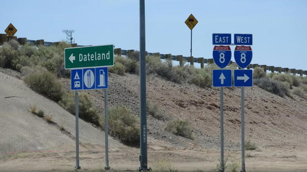 Autostrada senza limiti: l’Arizona sperimenta la guida libera sulla Interstate 8