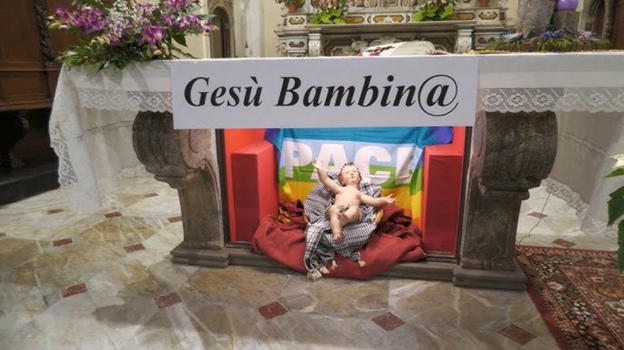 Gesù Bambin@ nel presepe di Mercogliano: la provocazione simbolica di don Vitaliano Della Sala