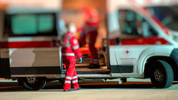 Una famiglia sconvolta dopo la Vigilia: si spengono mamma e figlia, indagini in corso sulle cause