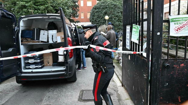 Giovane donna trovata senza vita in un cortile a Milano: indagini in corso