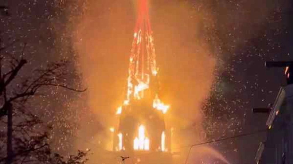 Amsterdam perde un simbolo: la Vondelkerk devastata da un vasto incendio nella notte