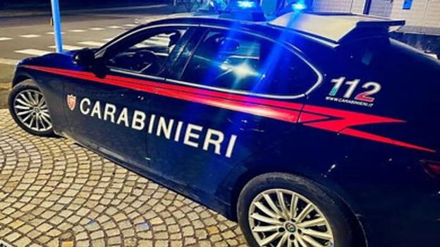Ladri rubano un’auto con dentro la carrozzina di una bimba disabile: restituito tutto