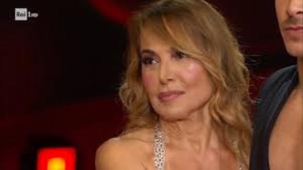 Barbara D’Urso, addio al nuovo show Rai: il progetto ispirato a Carràmbra frenato