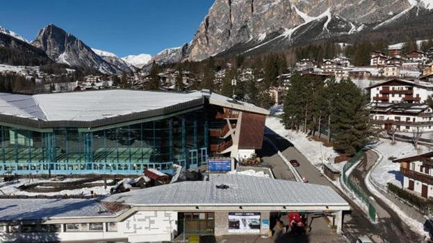 Vigilante perde la vita in un cantiere dei Giochi Milano-Cortina: la famiglia denuncia presunte mancate tutele