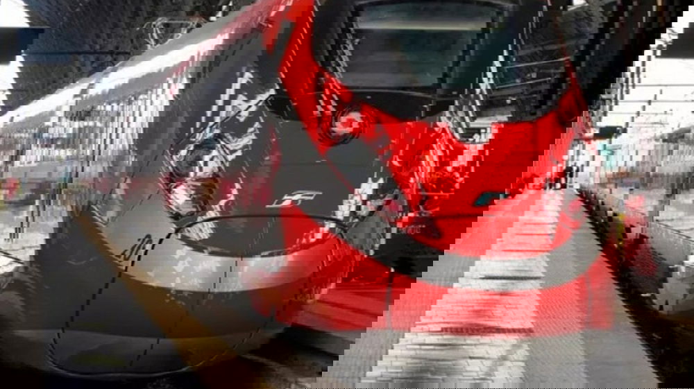 Frecciarossa: passeggera cade a seguito di frenata e ottiene risarcimento di 15mila euro