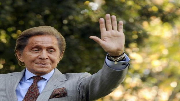 Valentino Garavani è scomparso a 93 anni: l’addio all’«ultimo imperatore» della moda