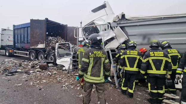 Tamponamento a catena: 18 chilometri di coda