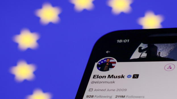 Spagna e Grecia verso il divieto dei social agli adolescenti: stretta europea che impenna lo scontro con Elon Musk