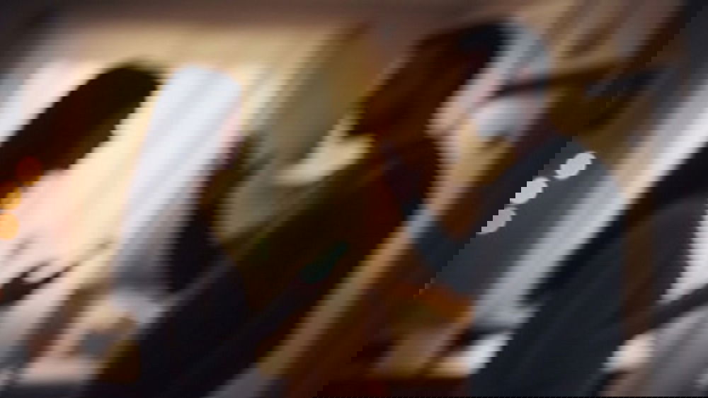 Cellulare vietato e allontanamento dalla famiglia: la storia della 17enne che oggi chiede di tornare a casa