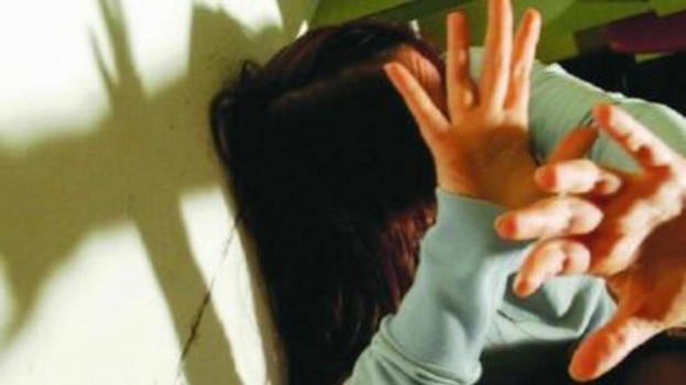 Donna a Roma vessata in casa: il compagno era ubriaco