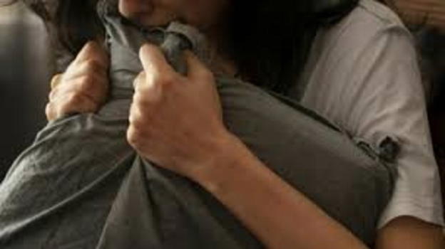 Napoli, madre scappa in caserma con il figlio: fermato il compagno 31enne