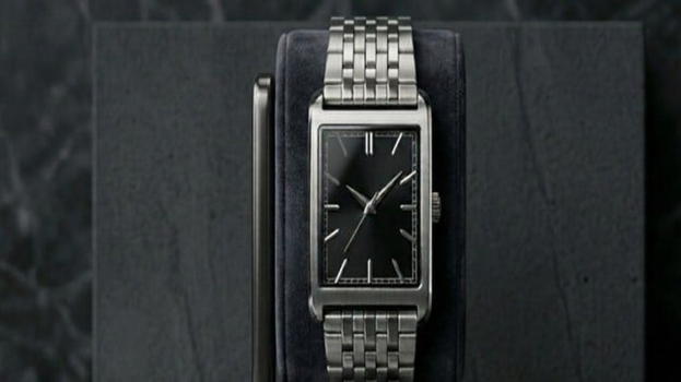 Casio presenta la serie MTP-B215: eleganza rettangolare in acciaio inox