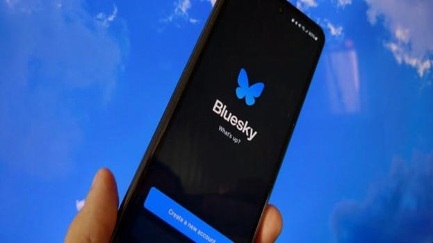 Bluesky introduce il traduttore nativo: la piattaforma accelera la sfida ai social rivali nel 2026