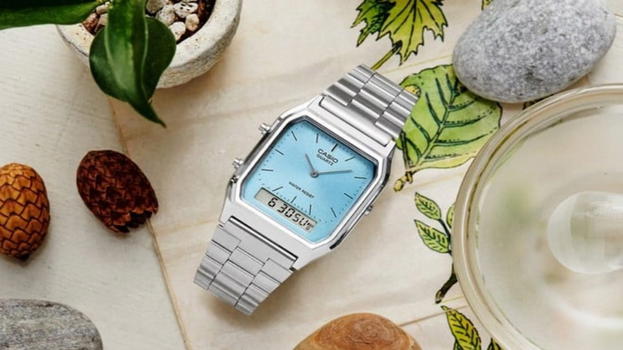 Casio AQ230A-2A1M: il nuovo orologio ibrido punta su design vintage e prezzo accessibile