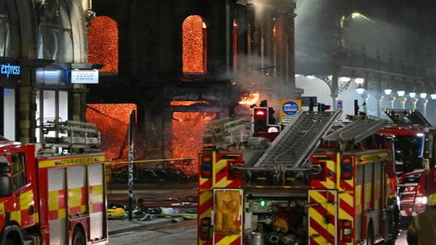 Incendio devastante a Glasgow: crolla la cupola storica della stazione centrale