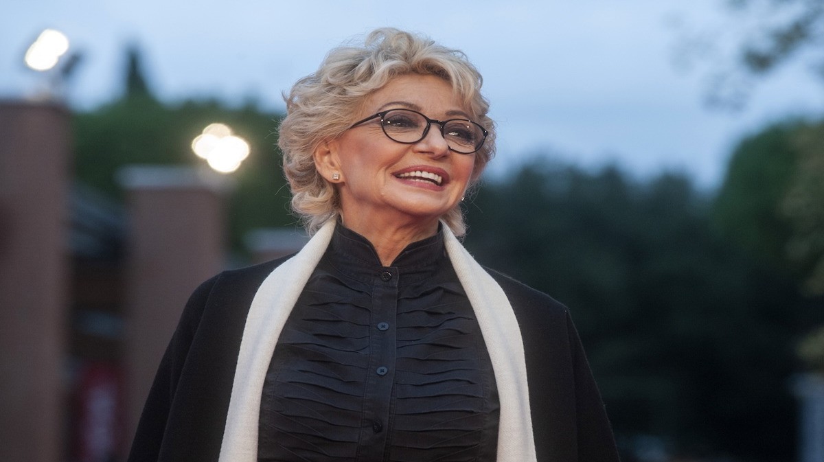 Addio a Enrica Bonaccorti: protagonista della TV italiana tra teatro, radio e grandi programmi degli anni ’80