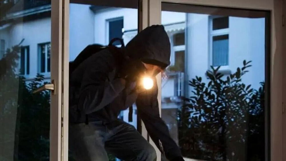 Notte di tensione in una villa alle porte di Pavia: indagini in corso
