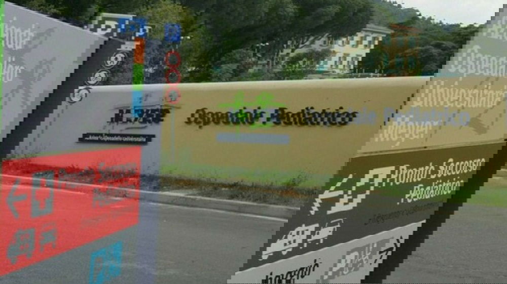 Bambina di 5 anni investita a Tavola: in condizioni serie al Meyer