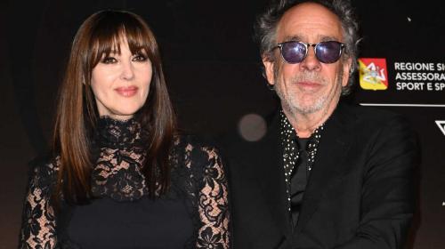 La villa toscana di Monica Bellucci e Tim Burton trova nuovi proprietari tra boschi e vigneti