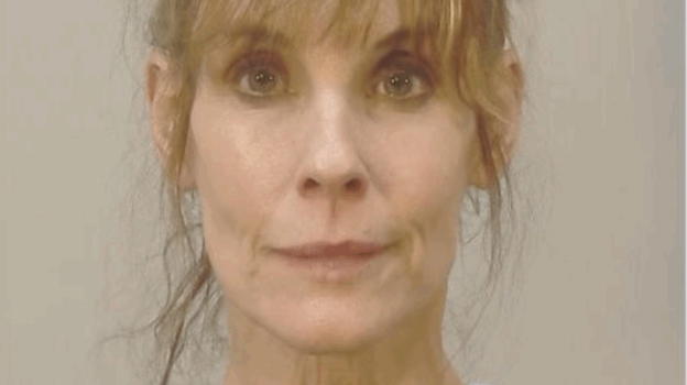 Alexandra Paul di "Baywatch" in manette, ha liberato dei Beagle da un centro di sperimentazioni su animali