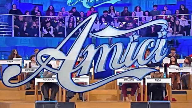 Amici 21 marzo 2026, gli indizi sui possibili giudici presenti nel programma