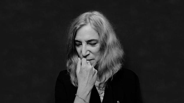 Patti Smith, ottant’anni di poesia elettrica sotto il cielo del Circo Massimo