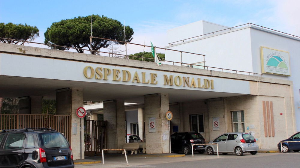 Dodici minuti sospesi: il racconto di un intervento sotto osservazione a Napoli