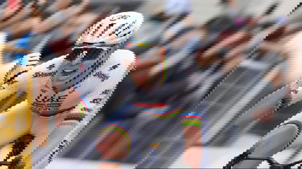 Milano-Sanremo 2026: Tadej Pogačar vince dopo una caduta e firma la sua prima Classicissima