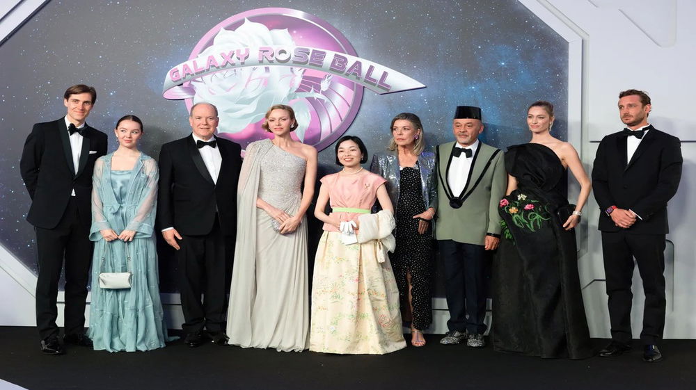 Eleganza in fiore: Beatrice Borromeo illumina il Ballo della Rosa 2026