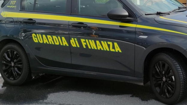 Ancona: maxi-operazione smantella rete di traffico digitale