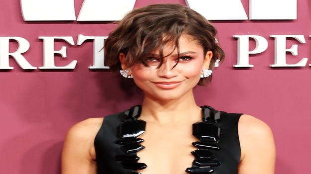 Eleganza in bianco: Zendaya incanta e alimenta i sogni dei fan