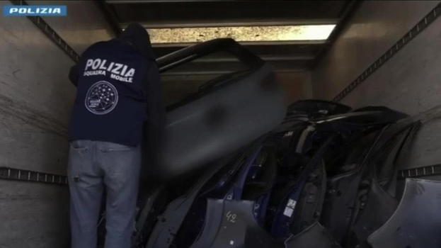 Cerignola, smantellata “azienda del crimin*” specializzata nei furti di auto: 15 persone coinvolte