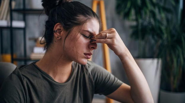 Stress e ansia: i segnali del corpo che spesso ignoriamo ogni giorno