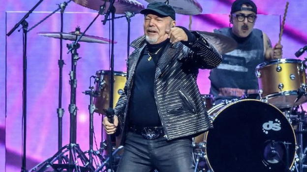 In malattia ma va al concerto di Vasco Rossi: licenziato