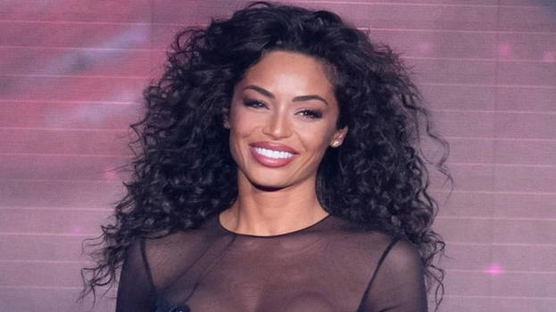 Raffaella Fico scossa dalla sparizione di Armando Izzo, che potrebbe tornare dalla ex moglie