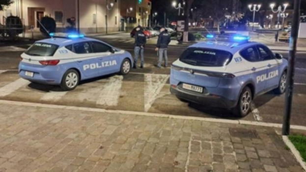Pavia, 25enne perde la vita dopo una lite nel parcheggio: al centro delle indagini le ultime ore della serata