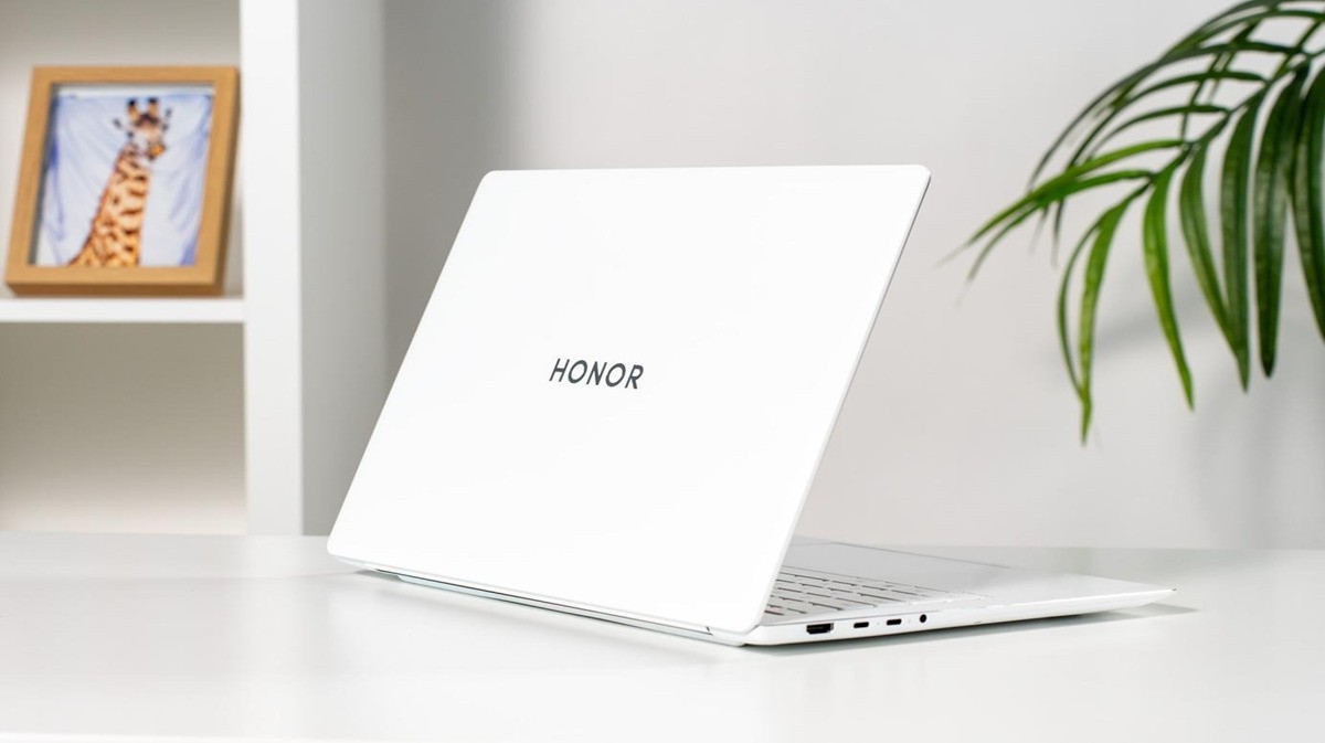 Honor MagicBook Pro 2026: display evoluti e AI locale per ridefinire i laptop sottili