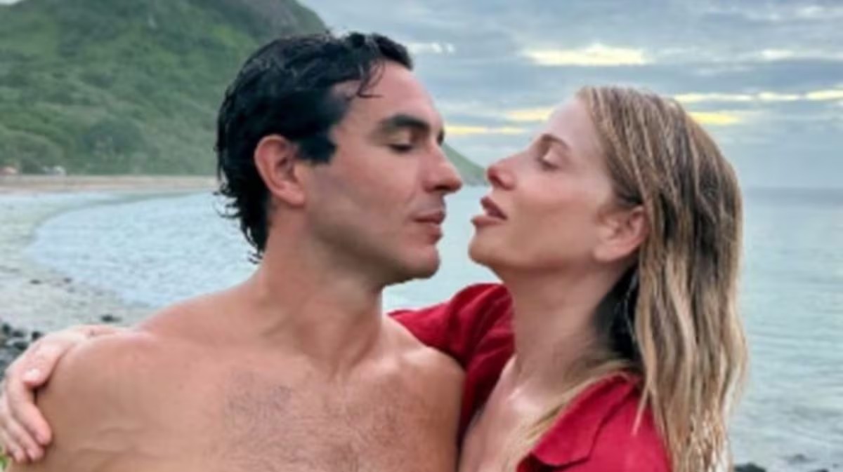 Alessia Marcuzzi ufficializza la relazione con Tiago Schietti: la coppia si mostra sui social