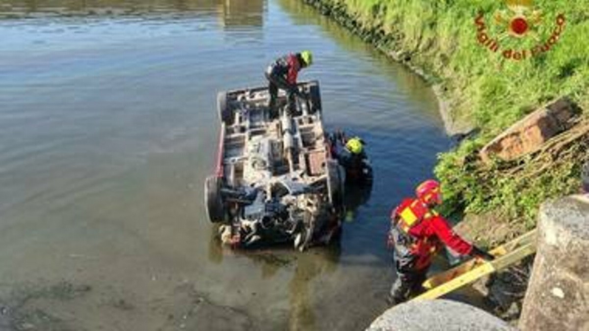 Chioggia, minivan finisce nell’Idrovia Sant’Anna: tre lavoratori perdono la vita durante il tragitto verso i campi