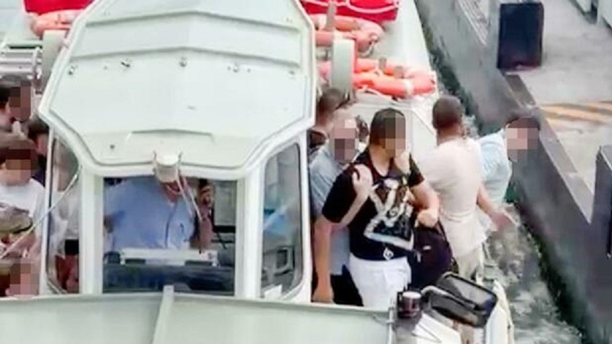 Venezia, tensione sul vaporetto dopo la partita: coppia denuncia momenti di caos e paura