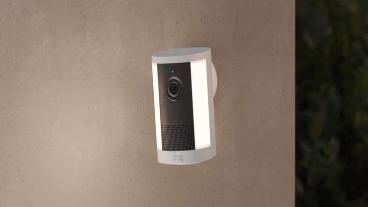 Ring rinnova la sicurezza smart: arrivano le nuove videocamere 2K Spotlight Cam e Floodlight Cam