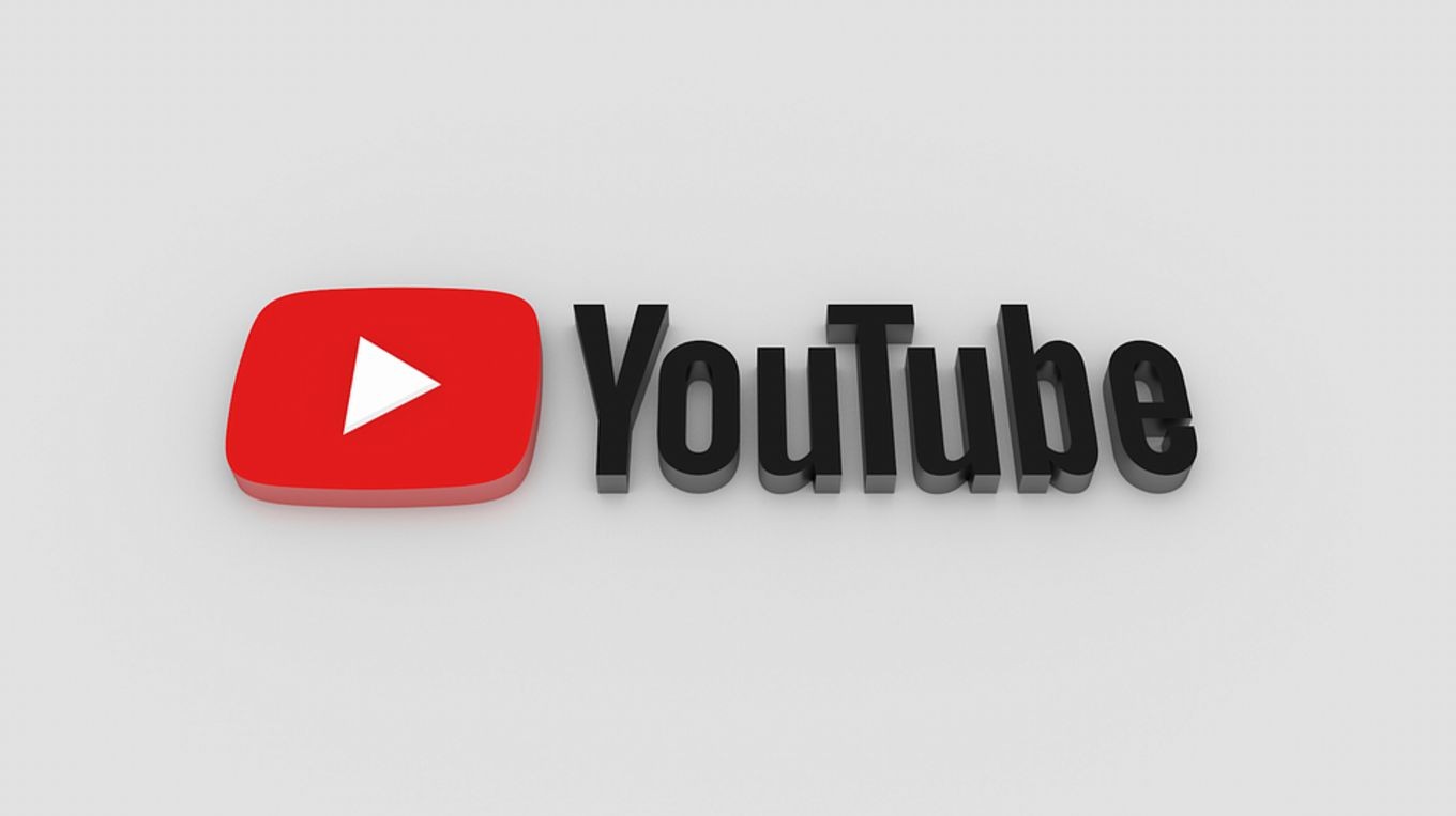 YouTube rafforza la trasparenza sull’AI: nuove etichette più visibili per video e Shorts