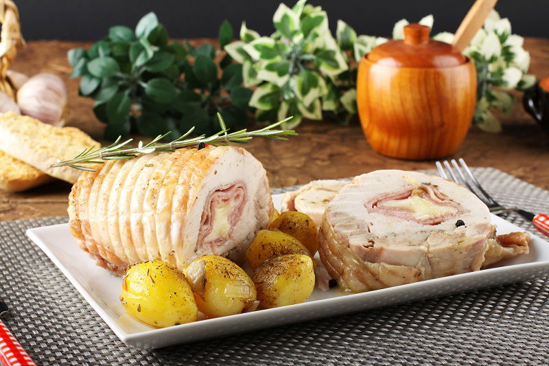 Rollè di pollo con prosciutto e formaggio