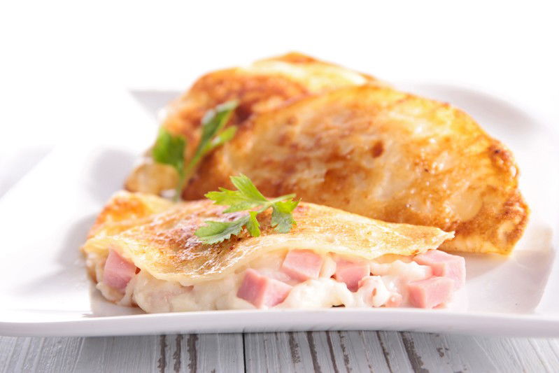 Crepes salate con prosciutto cotto e besciamella
