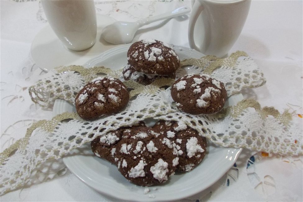 Biscotti al cioccolato con alchermes