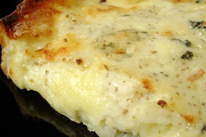 Torta salata con patate e formaggio