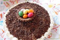 Torta biscotto con crema chantilly al torrone e cioccolato