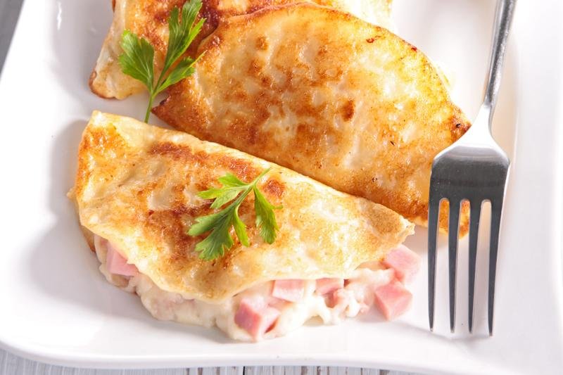 crepe with cheese and bacon